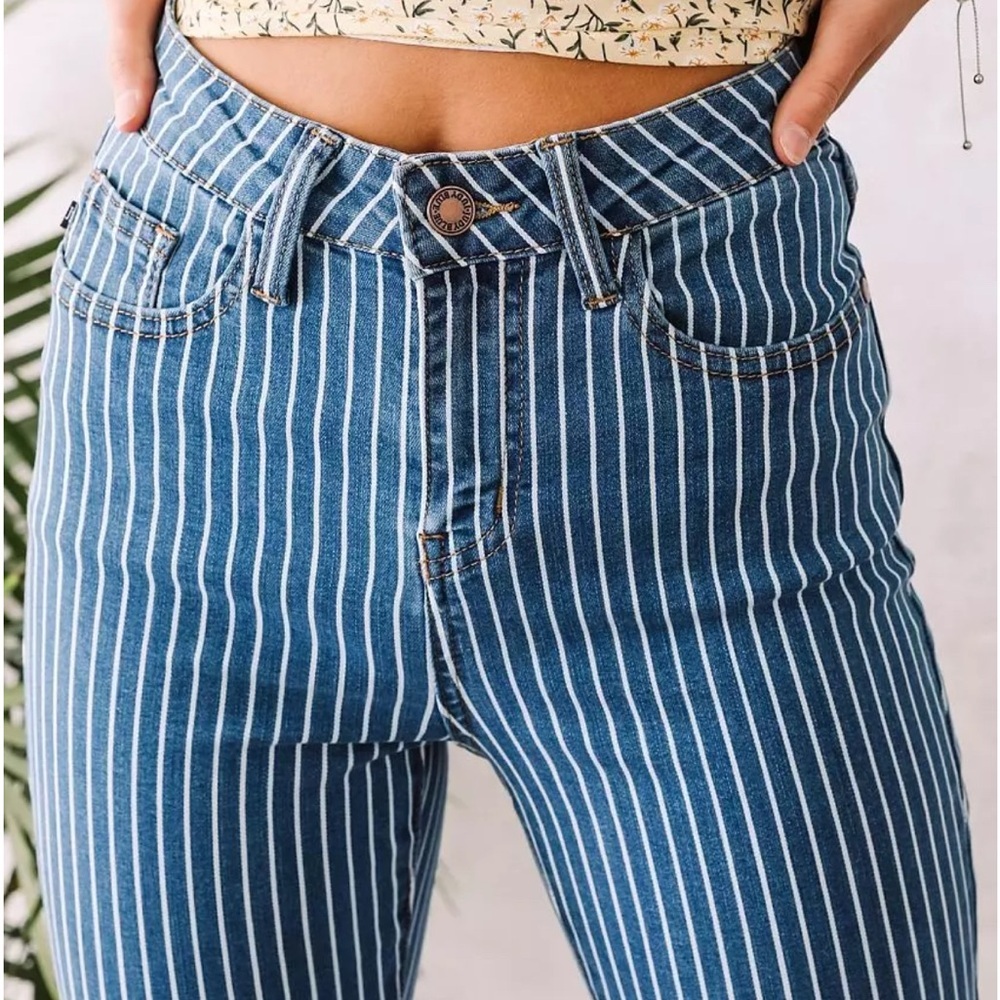 Judy Blue women’s High Rise Super Flare Jean Blue & White Striped Jeans sz 5/27 - Picture 7 of 7